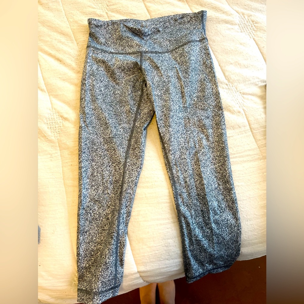 Lululemon leggings size 6